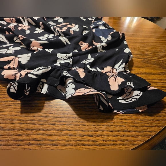 Lane Bryant Plus Size 26 Short Sleeve Dark Navy With Pink Floral - Picture 3 of 8